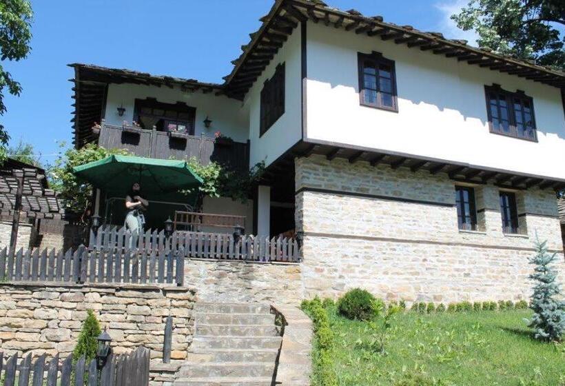 舒适型房间, New Bakalov House