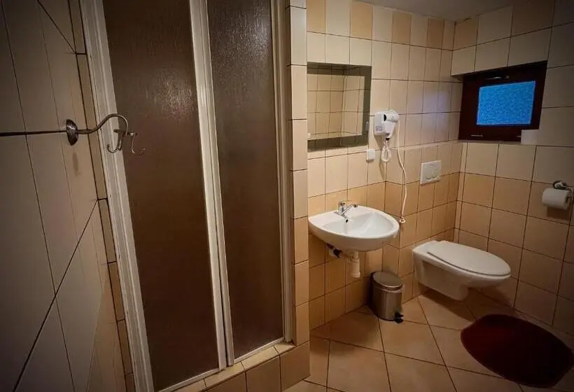 スタンダードルーム, Penzión Pri Kaštieli Záturčie