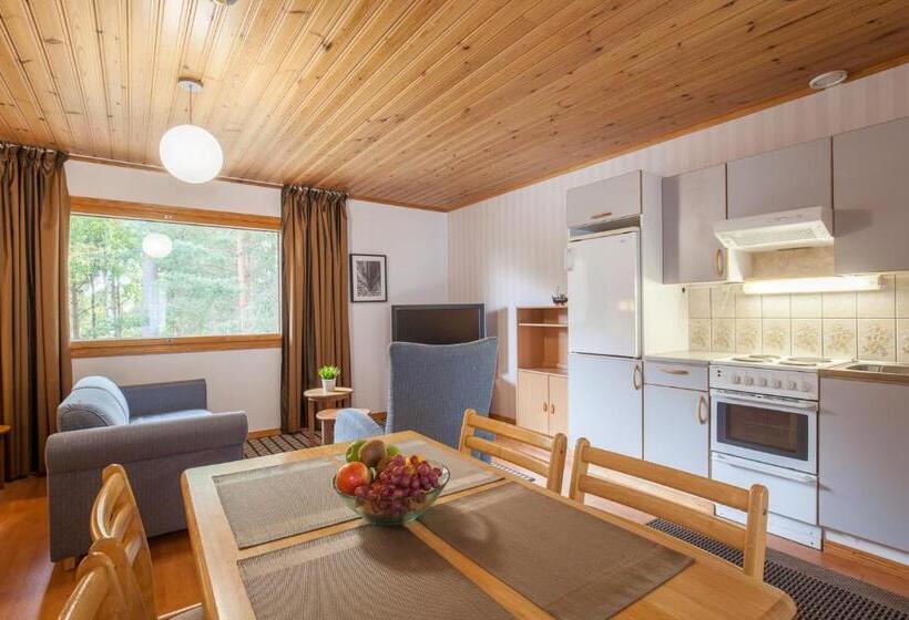 غرفة عائلية, Poukama