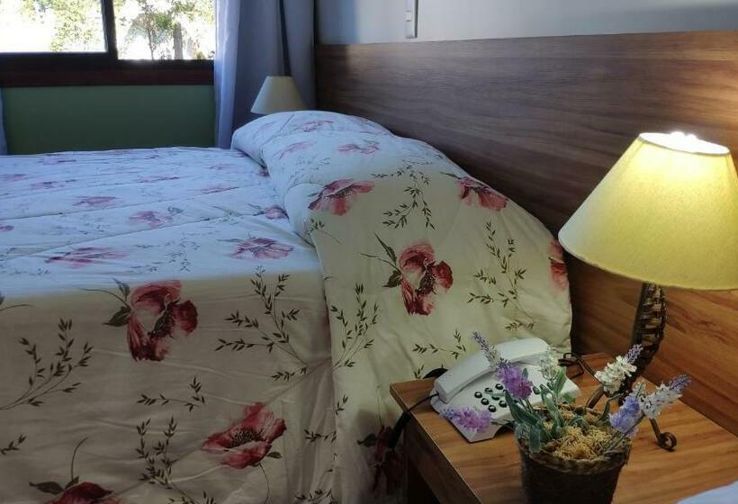 Quarto Estandar, Pousada Recanto Feliz