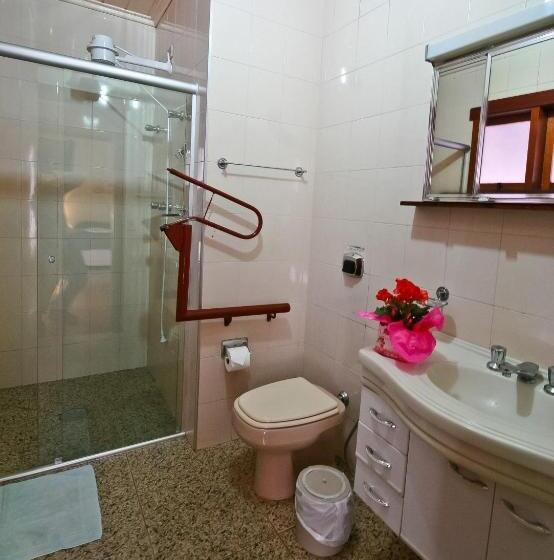Quarto Estandar para Deficientes Físicos, Pousada Recanto Feliz