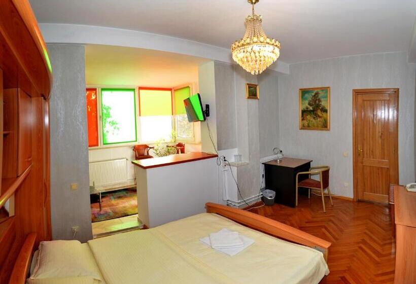 سوییت خانوادگی, Vila A&b