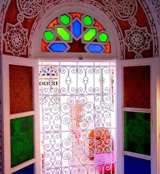 اتاق راحتی, Riad Safir