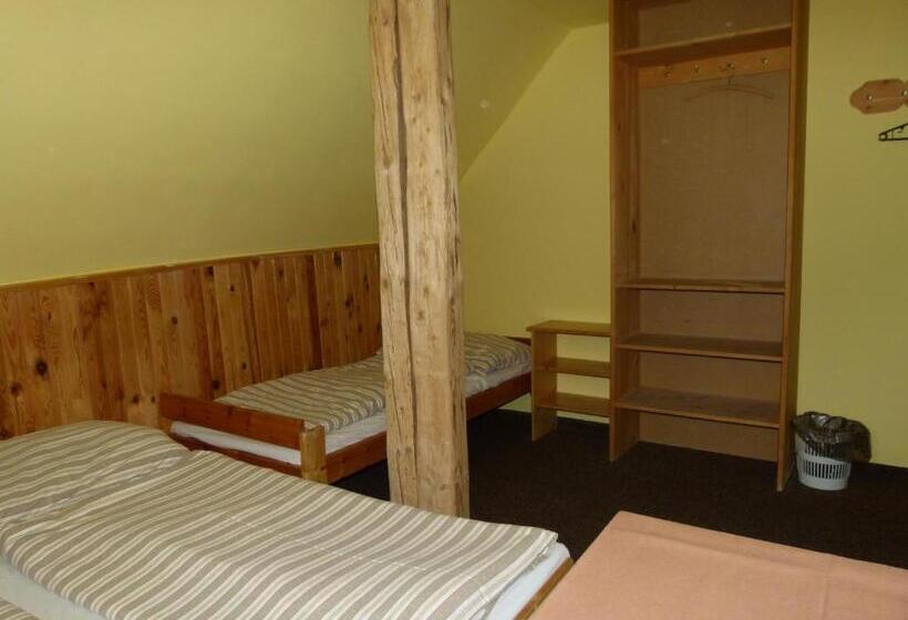 Трехместный Номер Стандарт Совместная Ванная, Chata šohajka