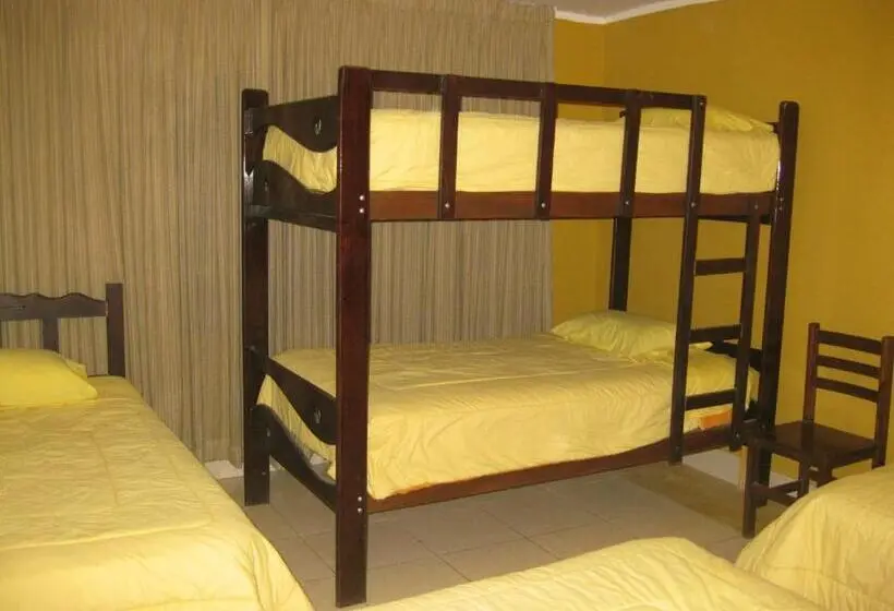 Quarto Quádruplo Estandar, Posada Gino