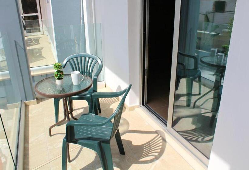 스탠다드 스튜디오, Maria Zintili Apartments