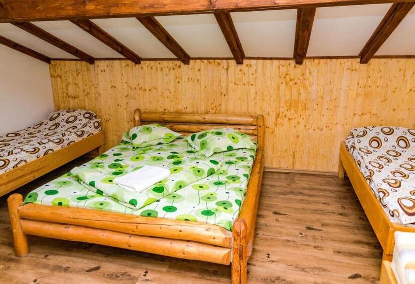 חדר סטנדרטי לחמישה אנשים, Cabana Groapa Seaca