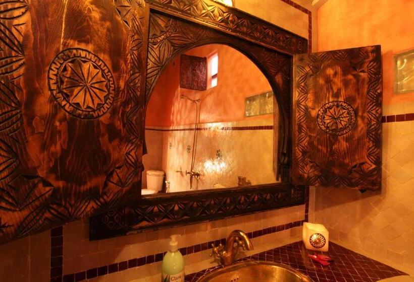 غرفة قياسية رباعية مطلة على البحر, Dar Rio Oro