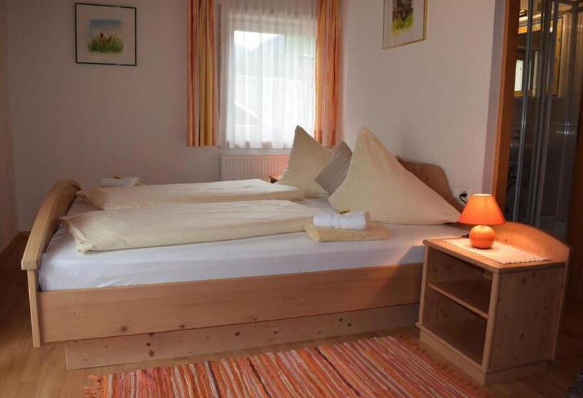 غرفة قياسية ثلاثية مزودة بشرفة, Landhaus Alpenrose   Feriendomizile Pichler