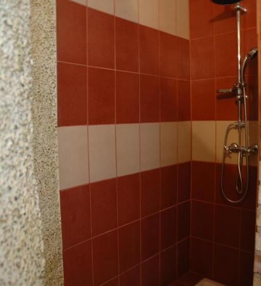 ガーデンビューファミリールーム, Lazy Days