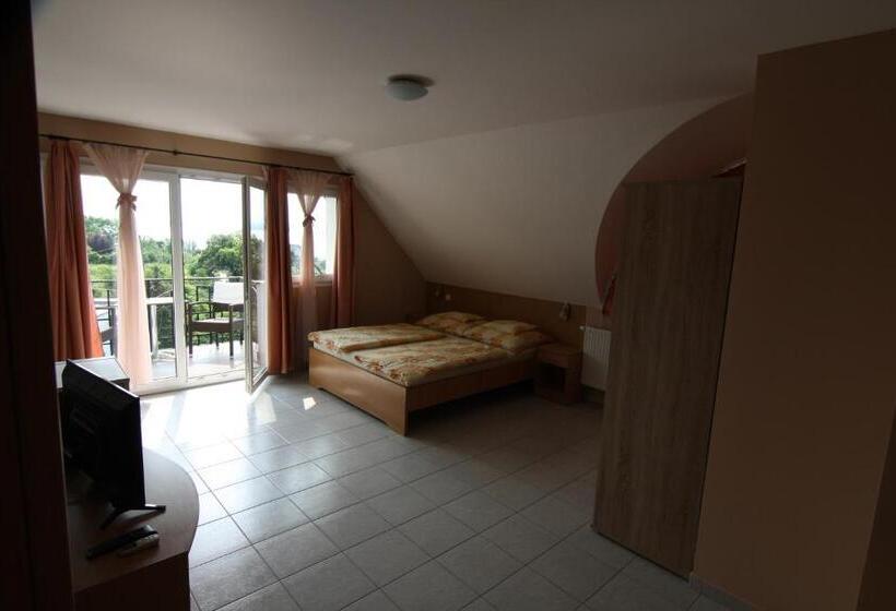 Standard studio with lake view, Návay Vendégház