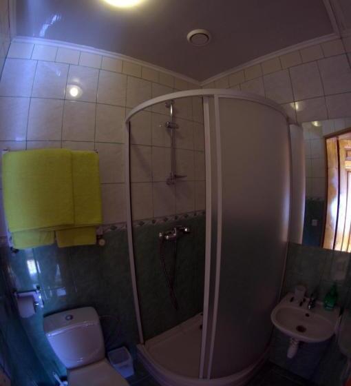 اتاق اکونومی, Prutets Guest House