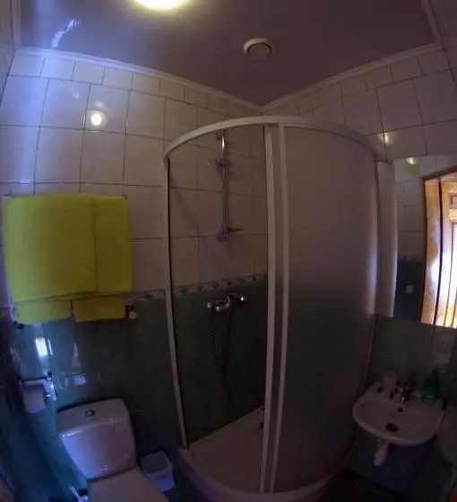اتاق اکونومی, Prutets Guest House
