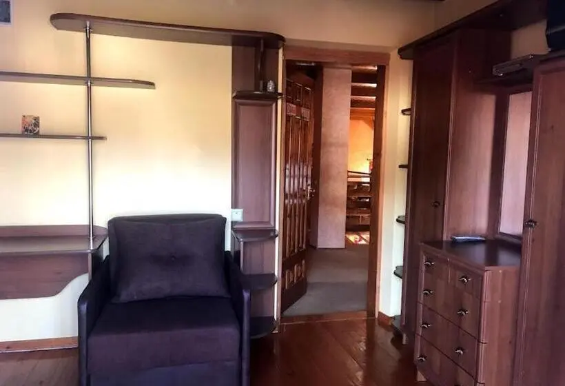 اتاق استاندارد با بالکن, Prutets Guest House