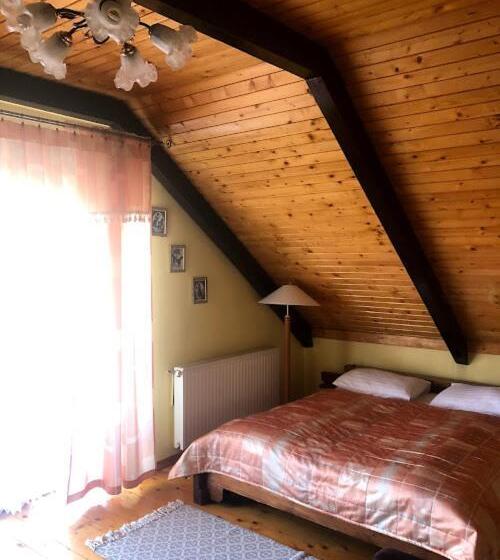 اتاق استاندارد با بالکن, Prutets Guest House