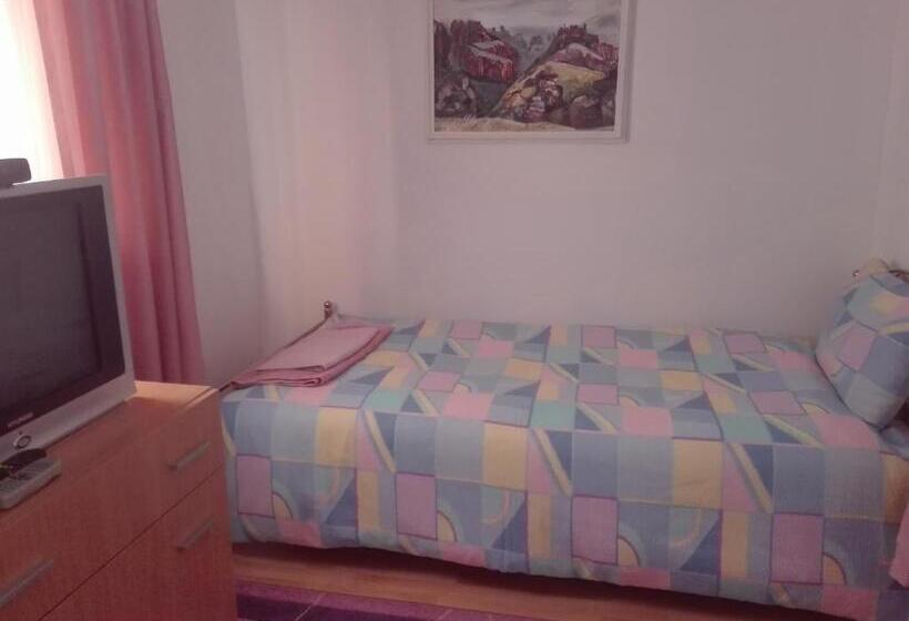 غرفة عائلية, Villa Jun Guest House