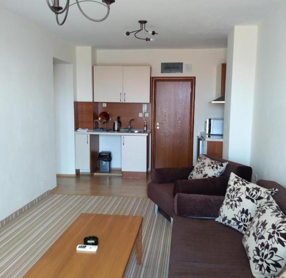 Апартаменты Семейные 1 Спальня, Villa Valeev