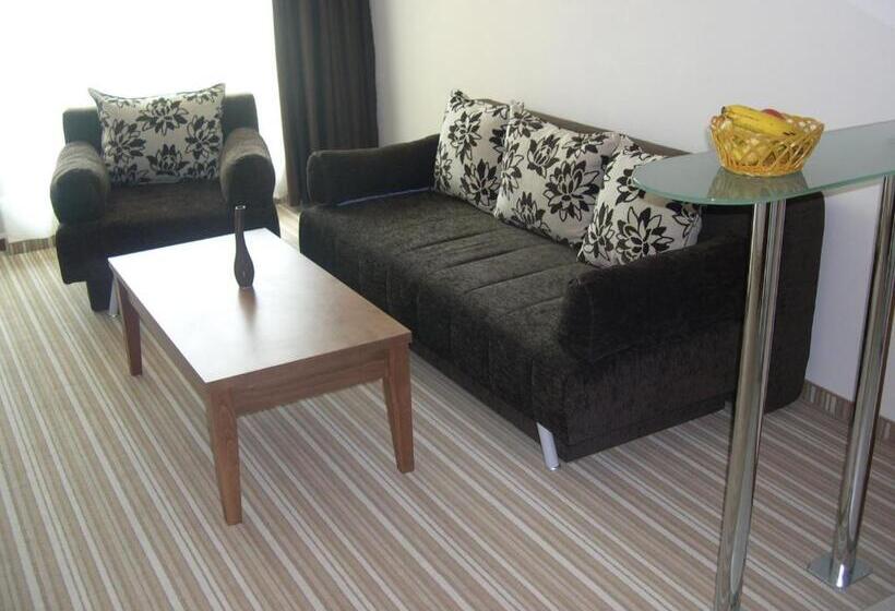 Апартаменты Семейные 1 Спальня, Villa Valeev