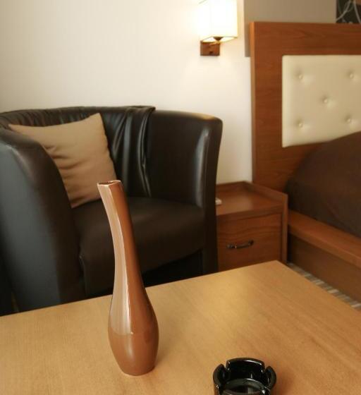 Апартаменты Семейные 1 Спальня, Villa Valeev