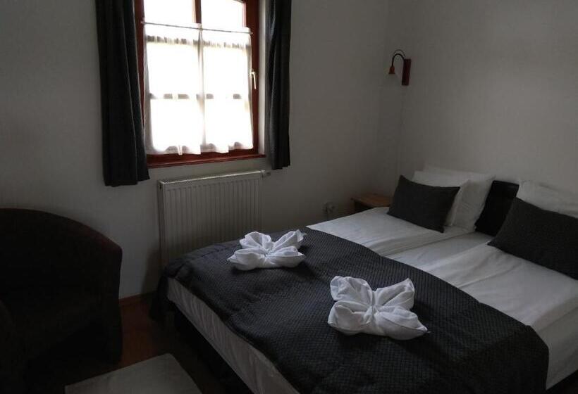 Апартаменты 2 Спальни, Nádas Panzió