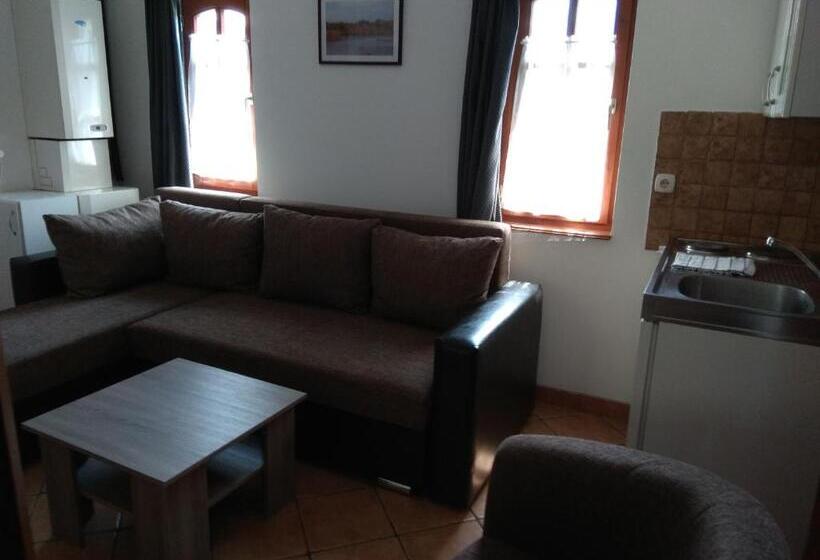 Апартаменты 2 Спальни, Nádas Panzió