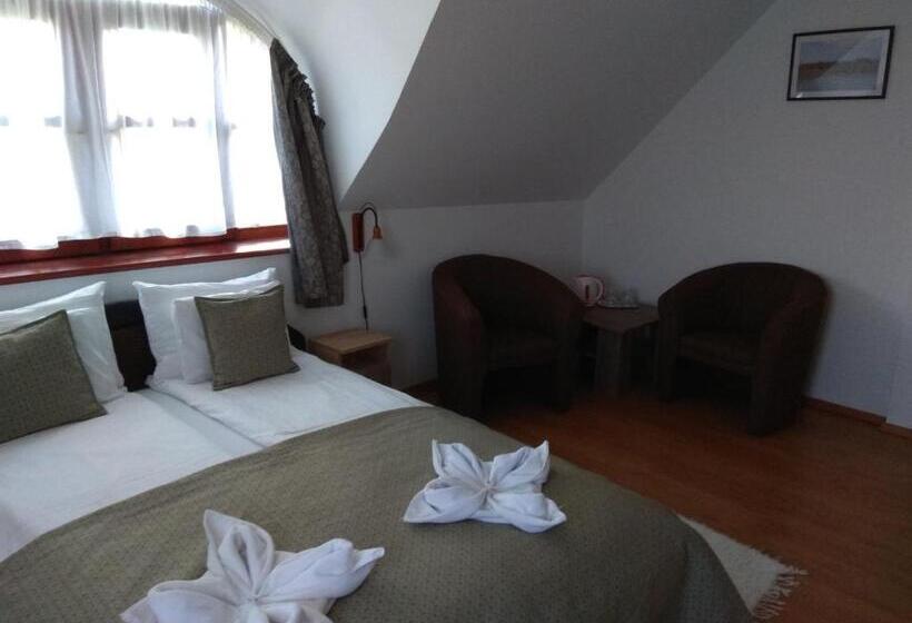 Family Suite, Nádas Panzió