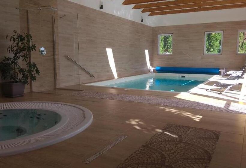 Family Suite, Nádas Panzió