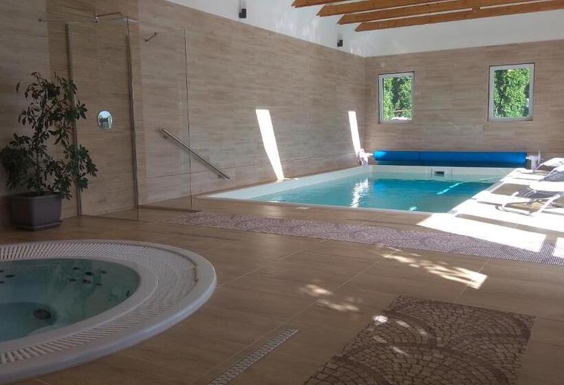 Family Suite, Nádas Panzió