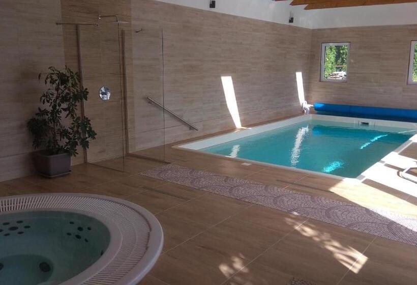 Family Suite, Nádas Panzió