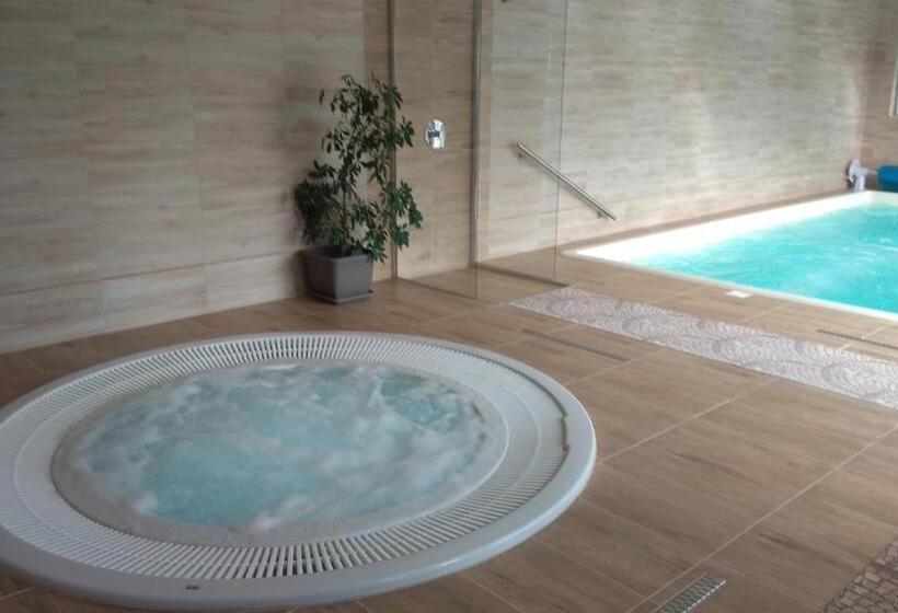 Family Suite, Nádas Panzió