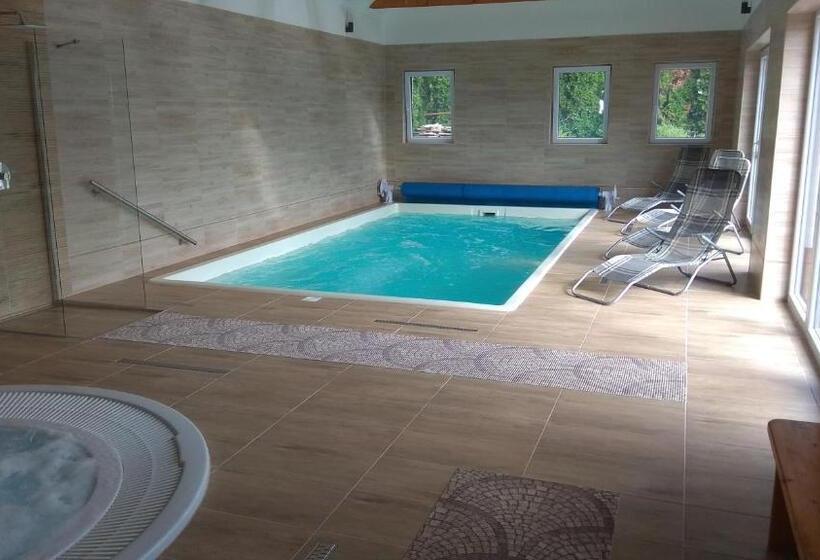 Family Suite, Nádas Panzió