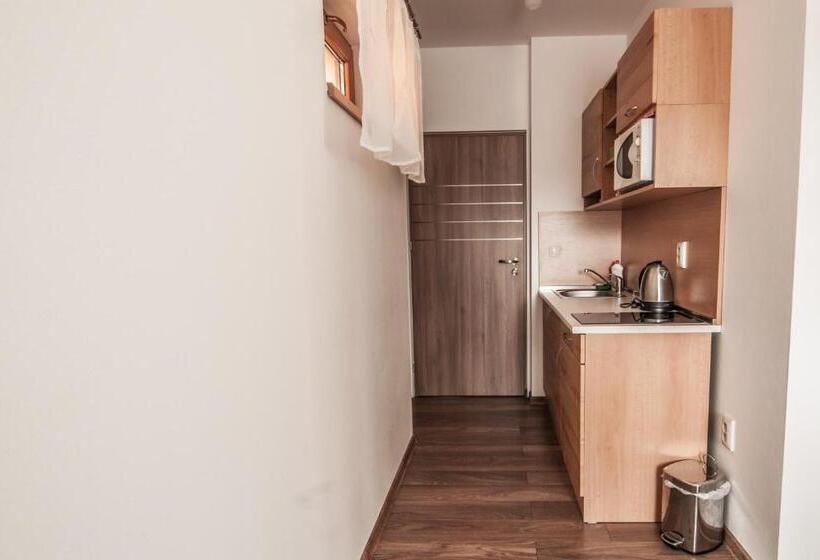 标准工作室, Apartmanovy Dom Martha A Domček Martuška