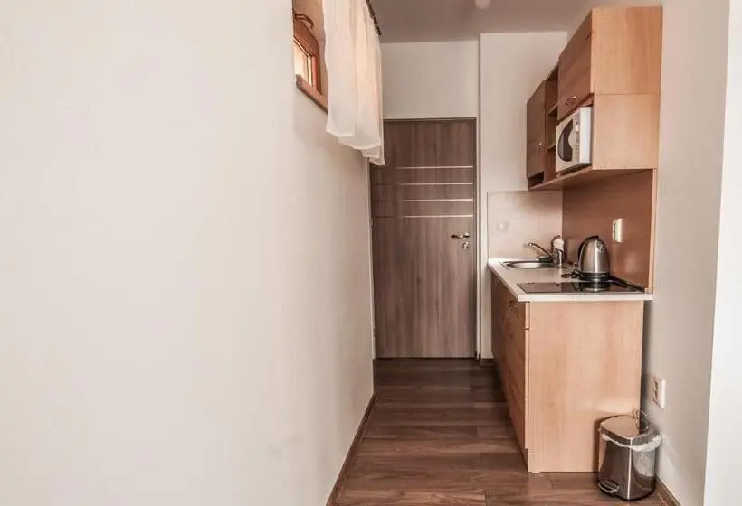 スタンダードスタジオ, Apartmanovy Dom Martha A Domček Martuška