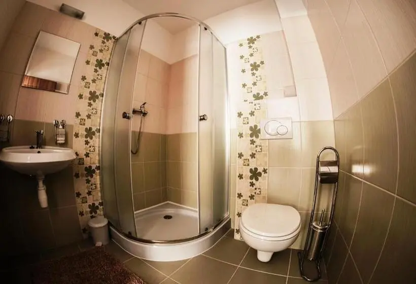 スタンダードスタジオ, Apartmanovy Dom Martha A Domček Martuška
