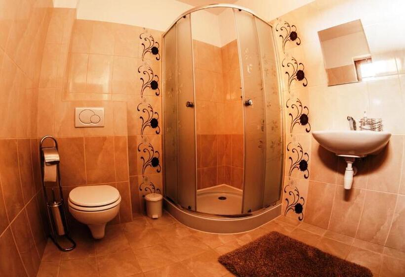 标准工作室, Apartmanovy Dom Martha A Domček Martuška