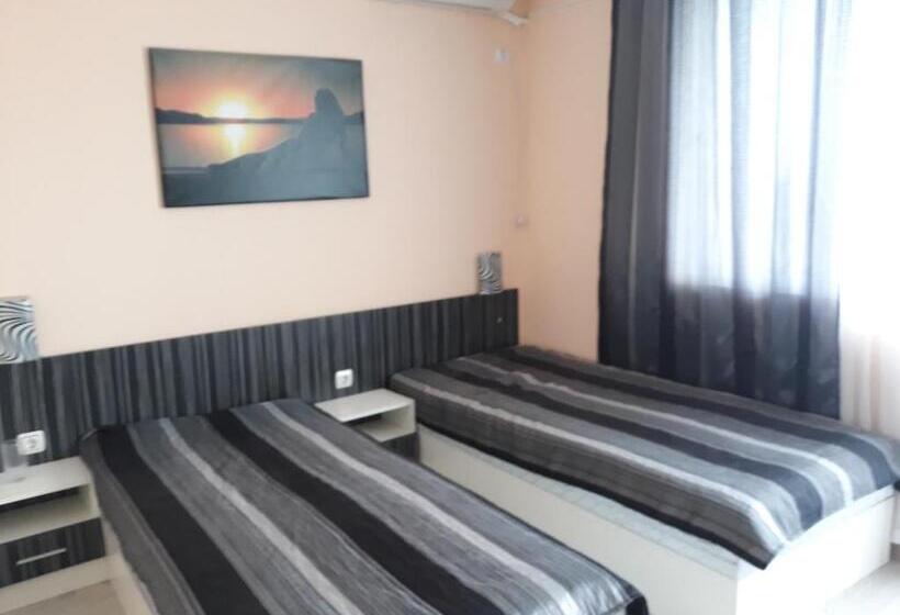 标准间带阳台, Guest House Perla