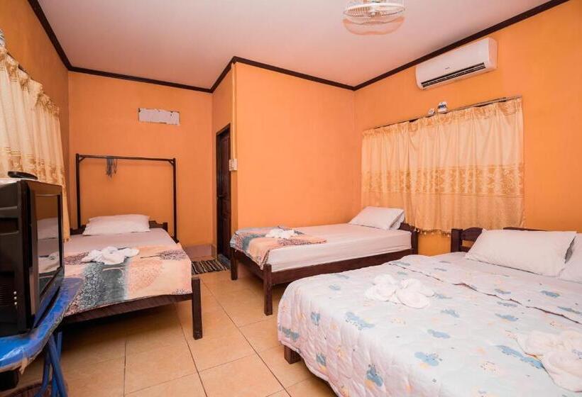 Quarto Triplo Estandar, Molina Bungalows