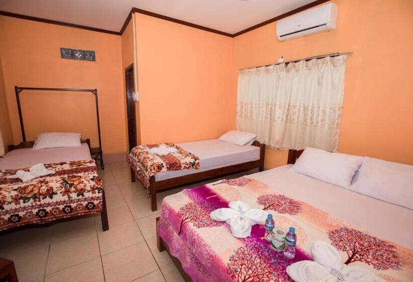 חדר סטנדרט לשלושה, Molina Bungalows