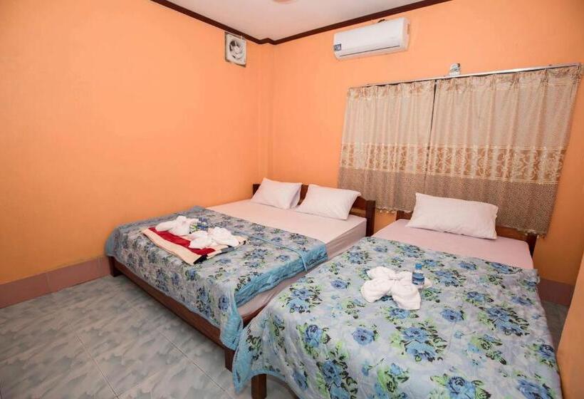 חדר סטנדרט לשלושה, Molina Bungalows