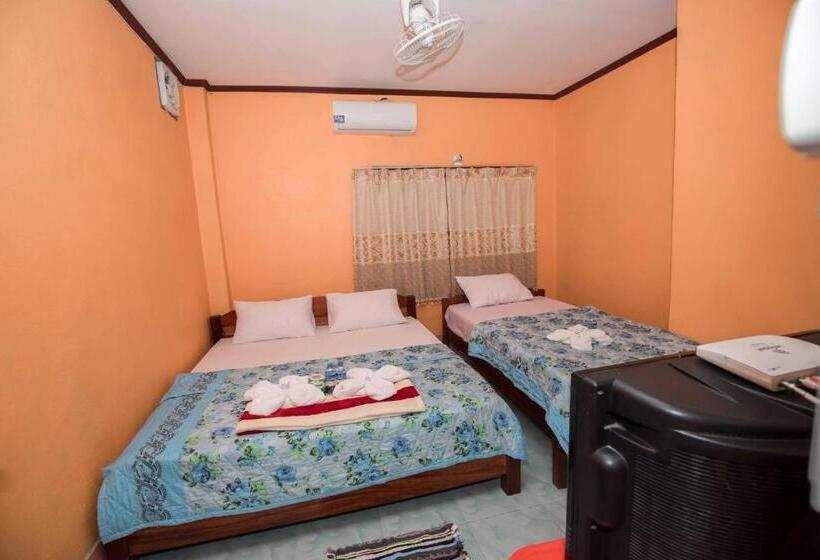 חדר סטנדרט לשלושה, Molina Bungalows