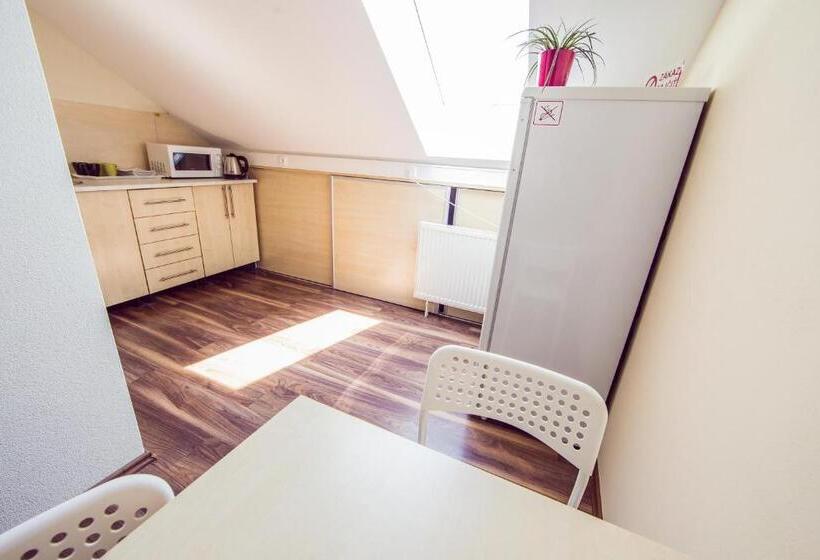 اتاق اکونومی با حمام مشترک, Penzion Hviezda