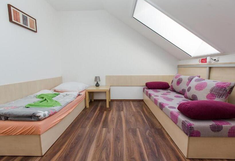 اتاق اکونومی با حمام مشترک, Penzion Hviezda