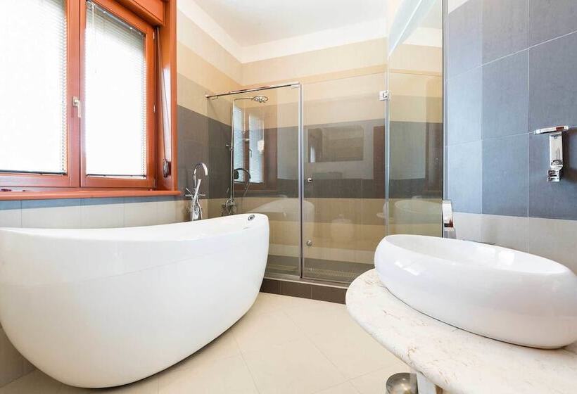 آپارتمان لوکس 1 خوابه, The Belgrade Hills Rooms And Suites