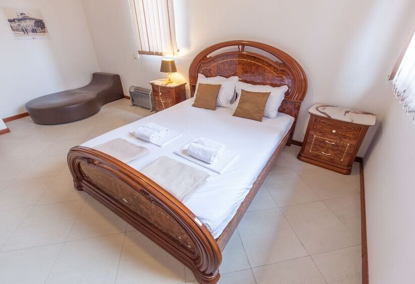 Suite with Terrace, The Belgrade Hills Rooms And Suites