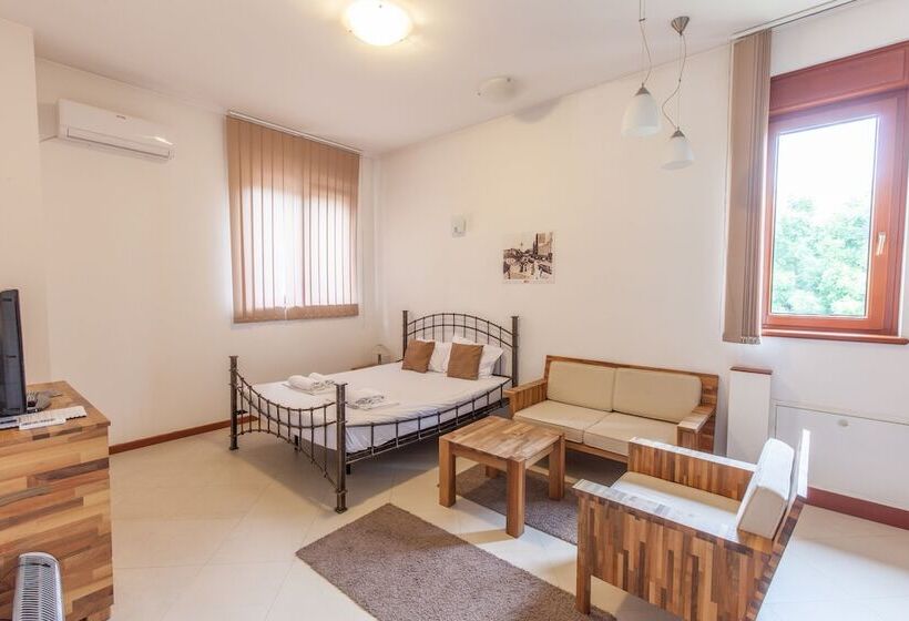 اتاق استاندارد, The Belgrade Hills Rooms And Suites