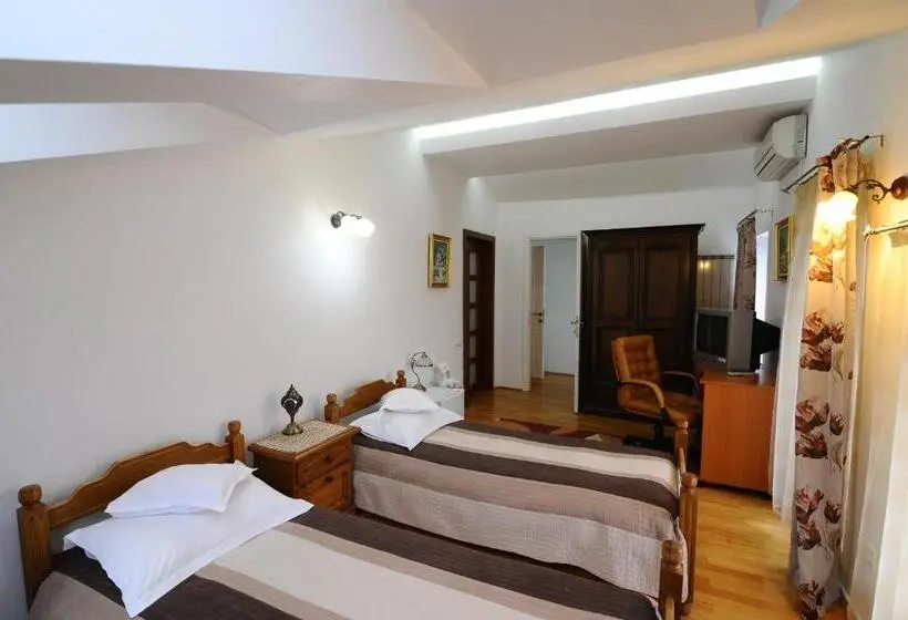 スイート, Rapsodia Pension
