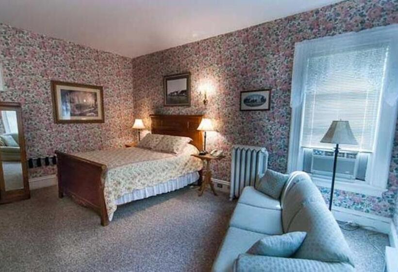 スーペリアールーム, Carriage House Inn