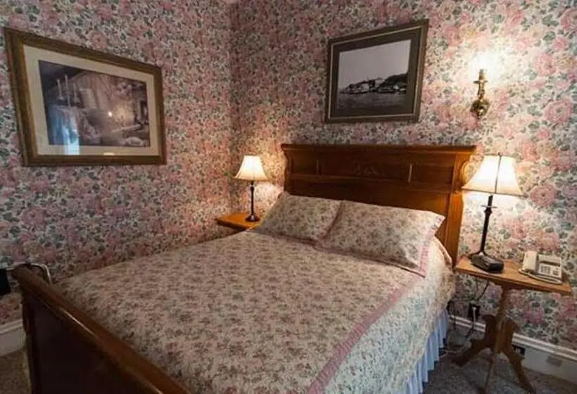 Superior-huone, Carriage House Inn