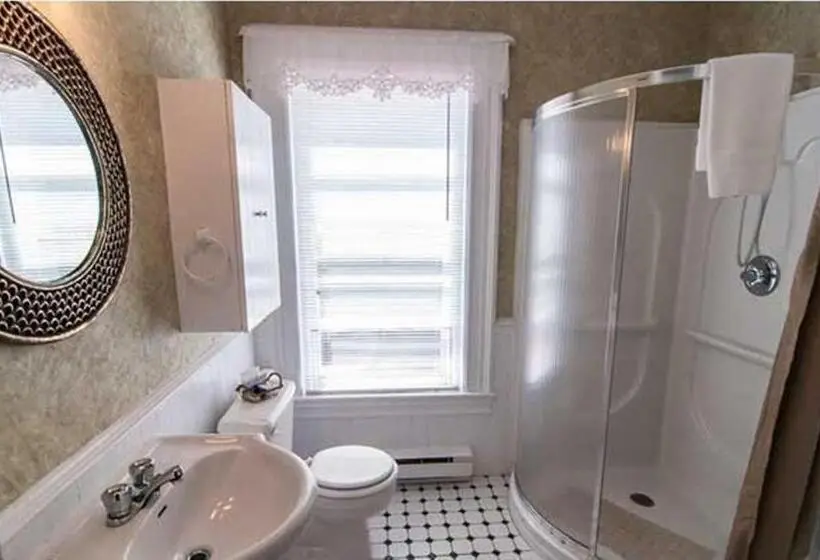 Superior-huone, Carriage House Inn