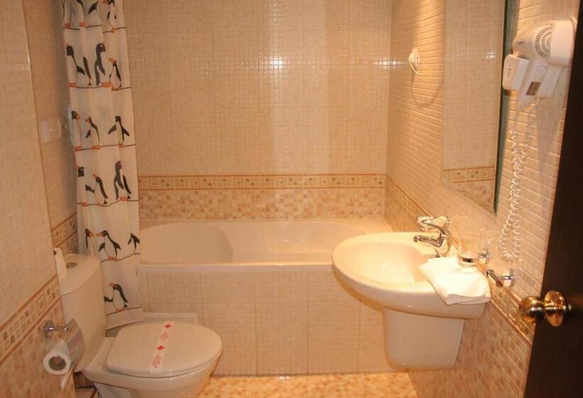 Люкс с Балконом, Aparthotel Vris